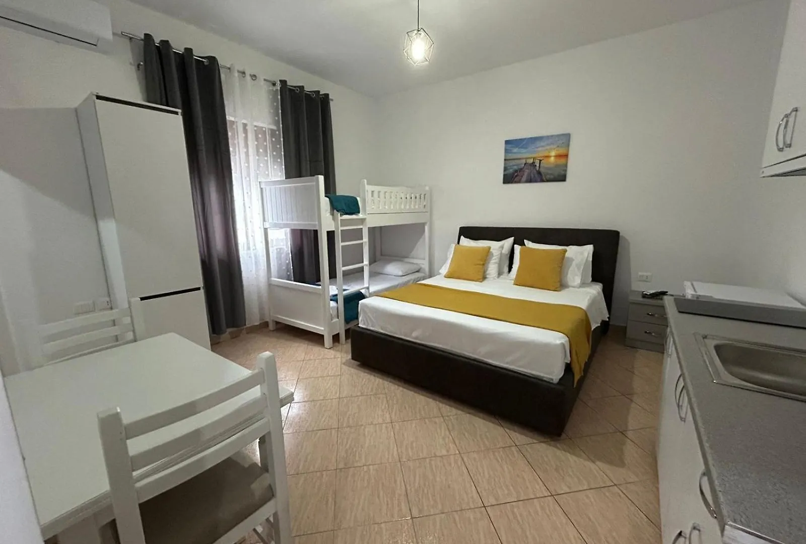 Kiki'S Rooms 2 Vlorë ヴィラ